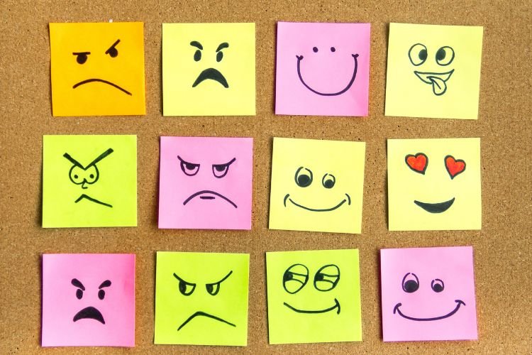 Waarom zijn je emoties zo heftig tijdens je menstruatie?