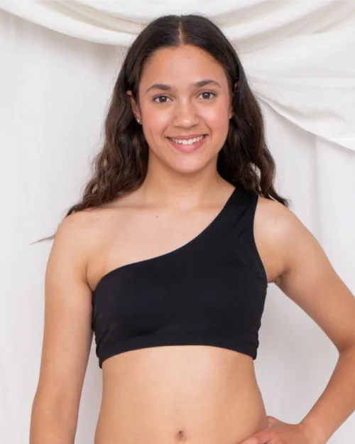 One shoulder detail